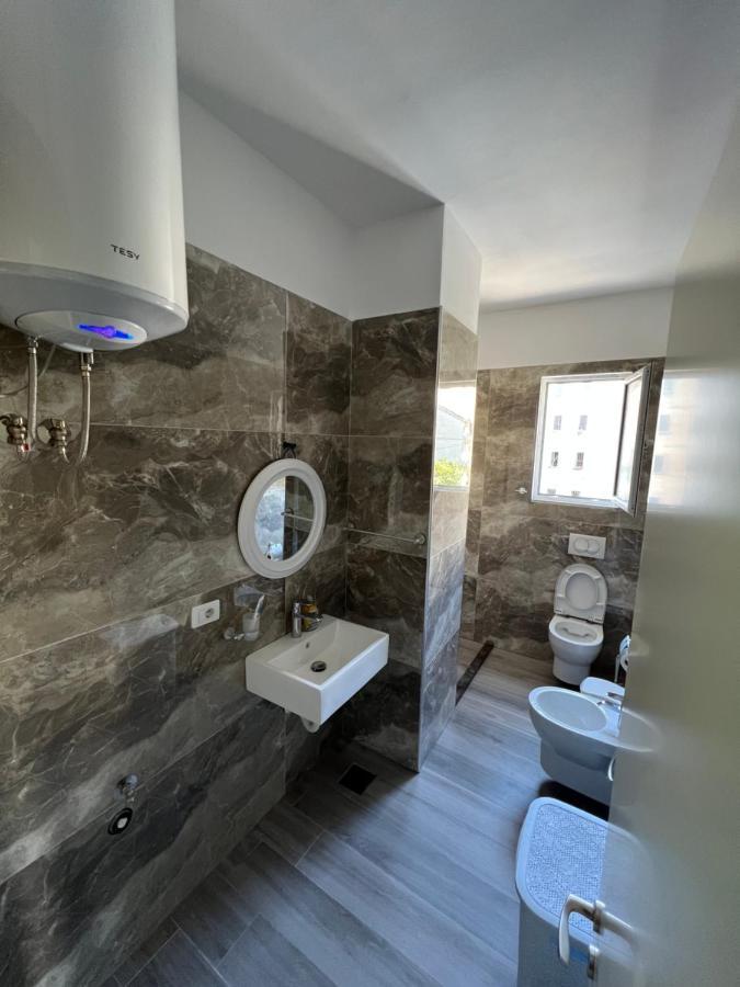Rent * Vlorë